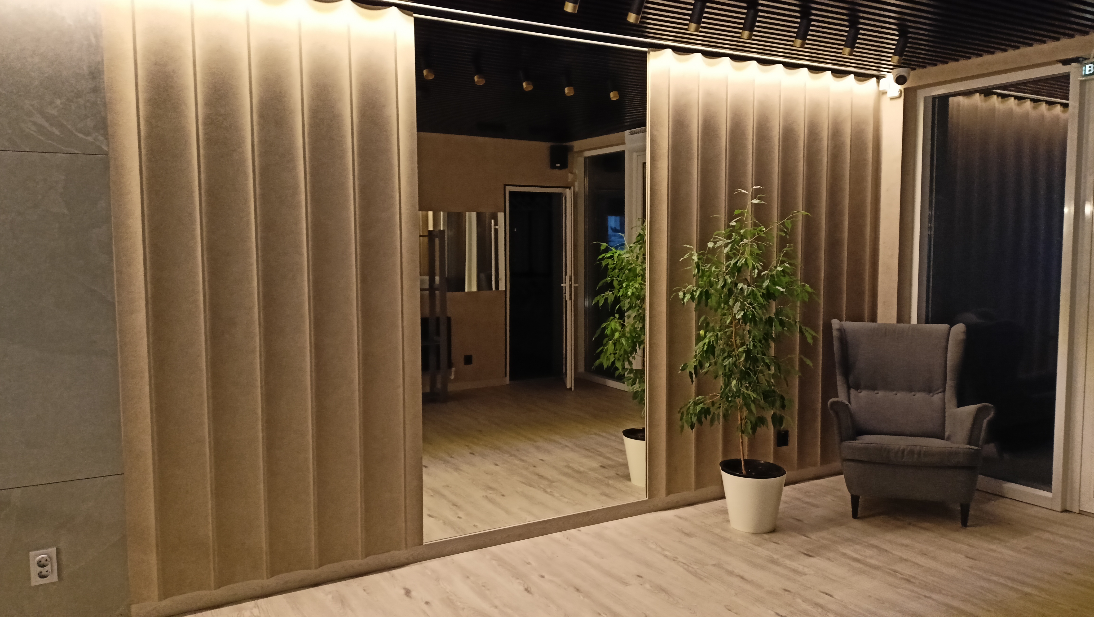 холл рестобара "БОЛЬШОЙ" г.Стерлитамак